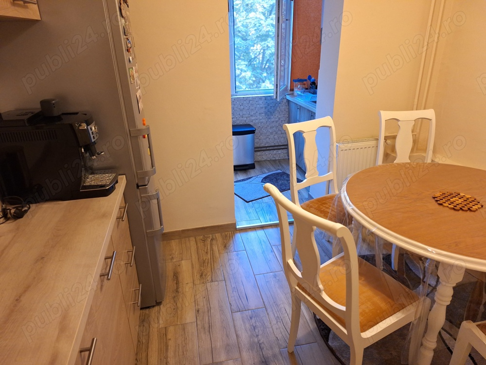 Decomandat la etajul 1, mobilat si utilat complet