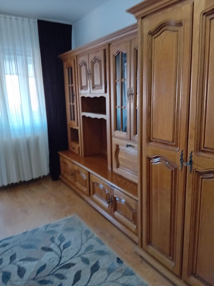 Decomandat cu 2 bai si 2 balcoane