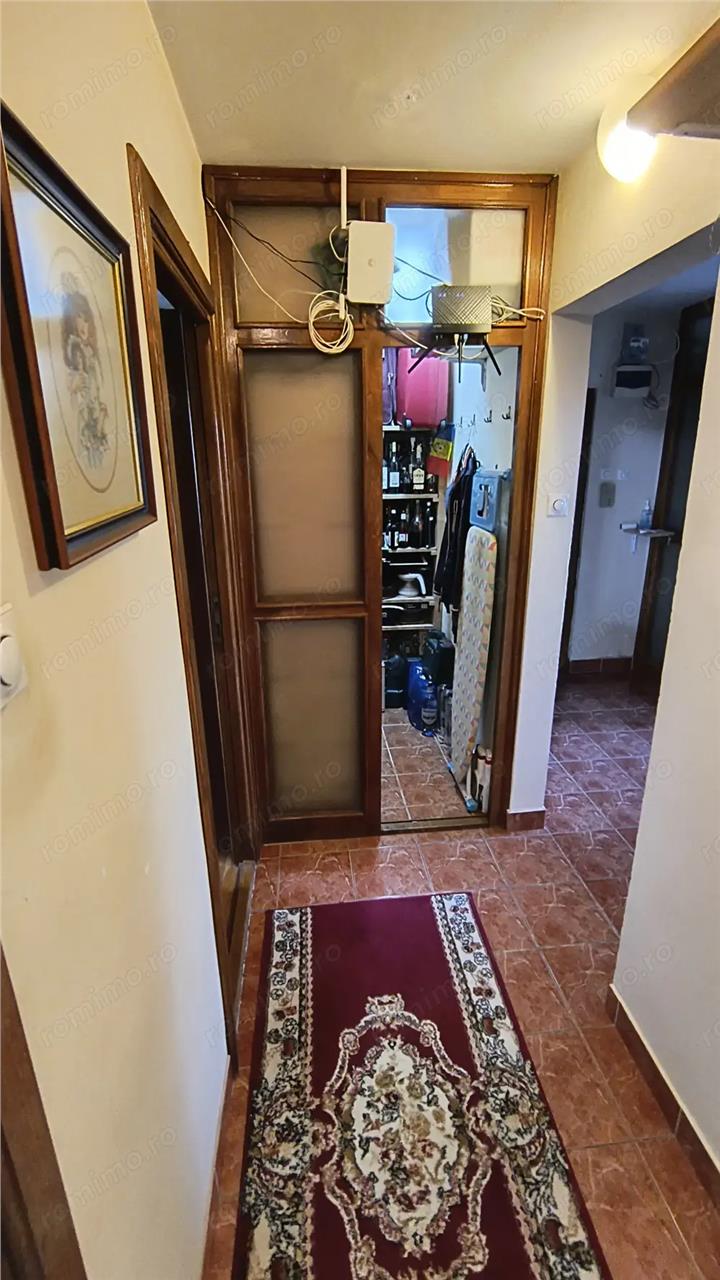 Decomandat cu centrala propie