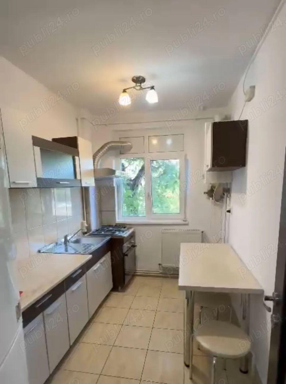 Apartament cu 2 camere la etajul 2