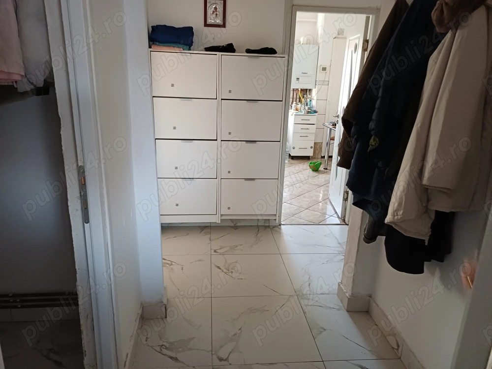 Mobilat si utilat la et 3 cu 2 bai