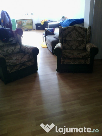 Apartament 2 camere la etajul 2, linga piata Doina