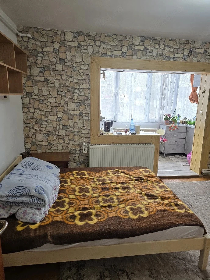 Decomandat, modificat in 2 camere linga Generala 30