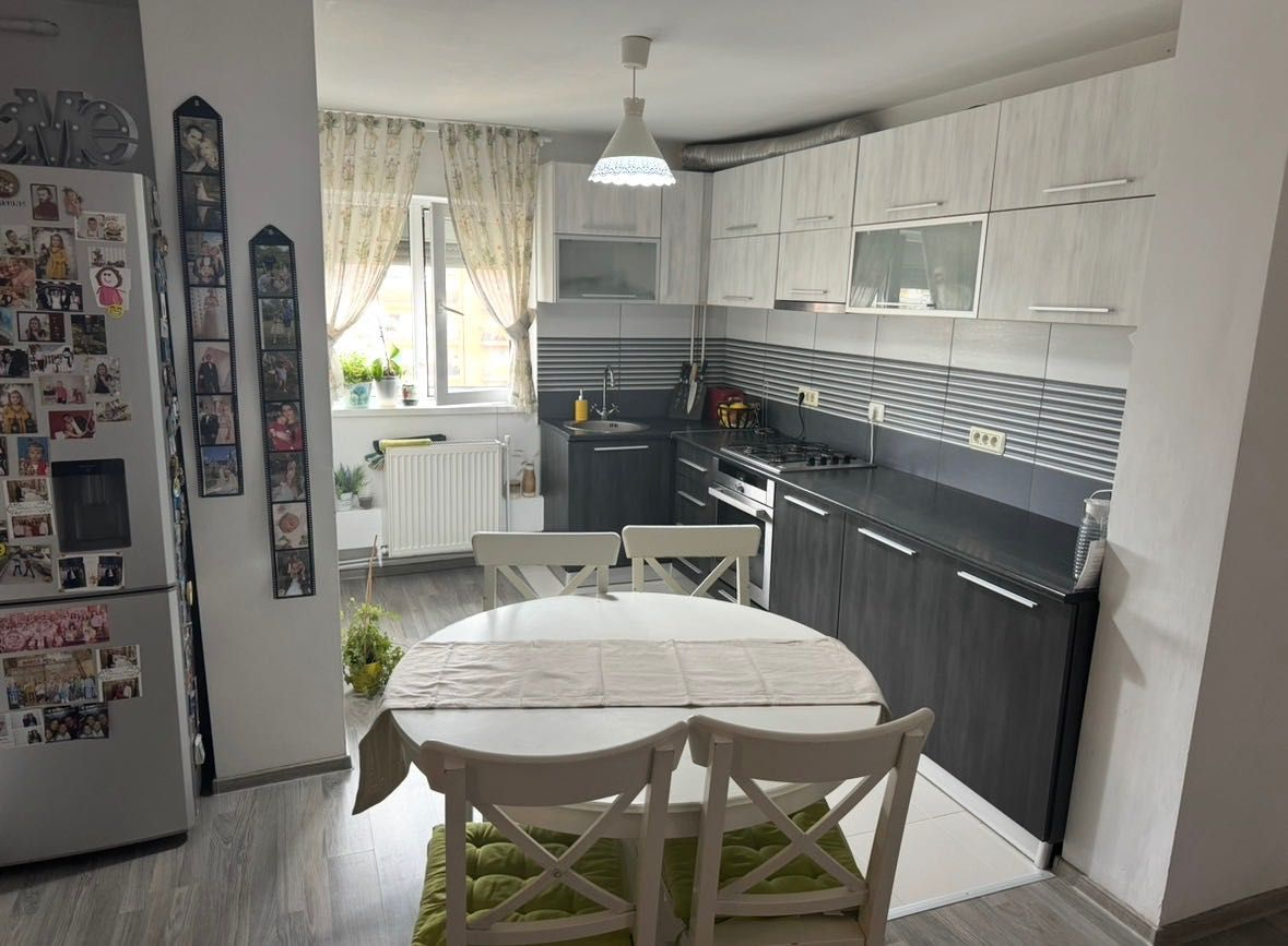 Decomandat renovat complet