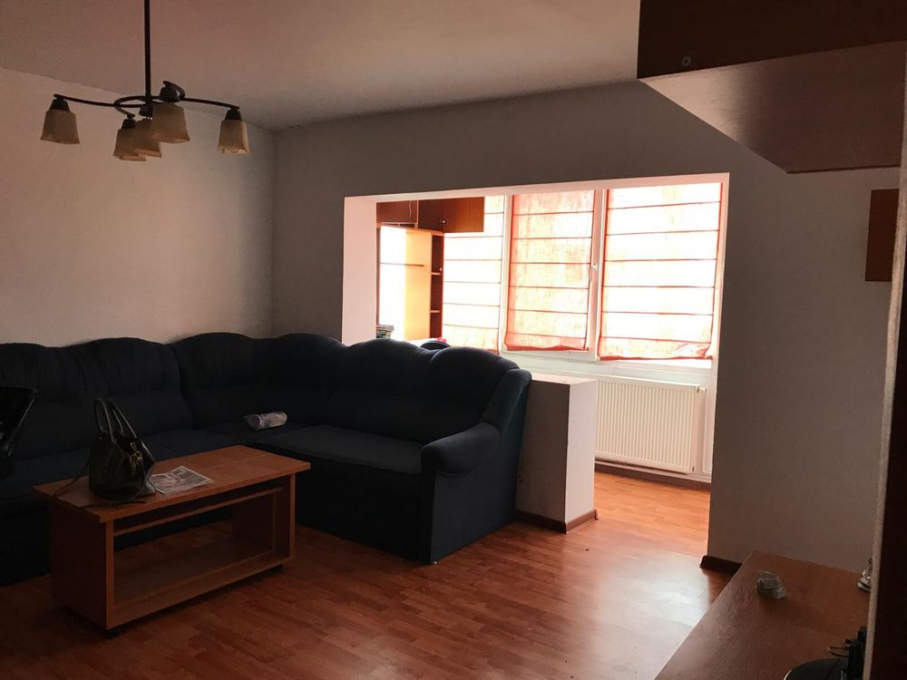 Decomandat, model mare, etaj 3 in bloc anvelopat