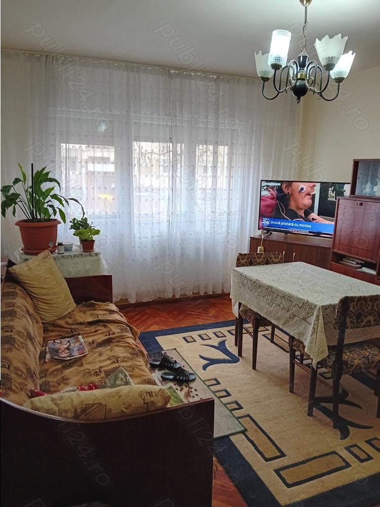 Apartament cu 3 camere cu centrală propie în Dacia