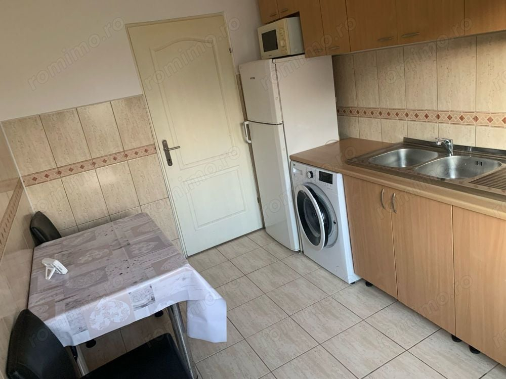Apartament cu 2 camere decomandat în Bucovina