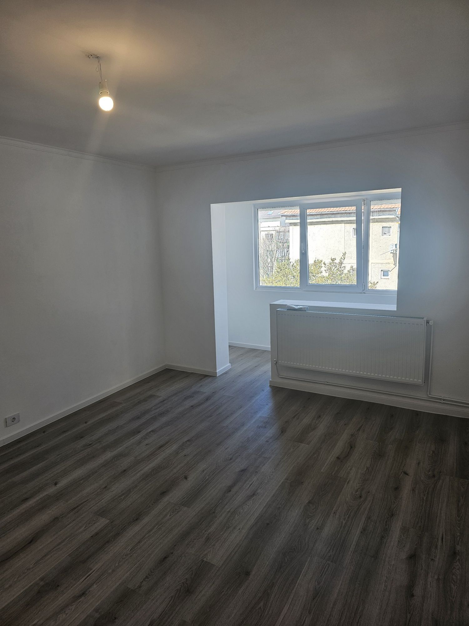 Decomandat cu 3 camere cu 2 bai si 2 balcoane