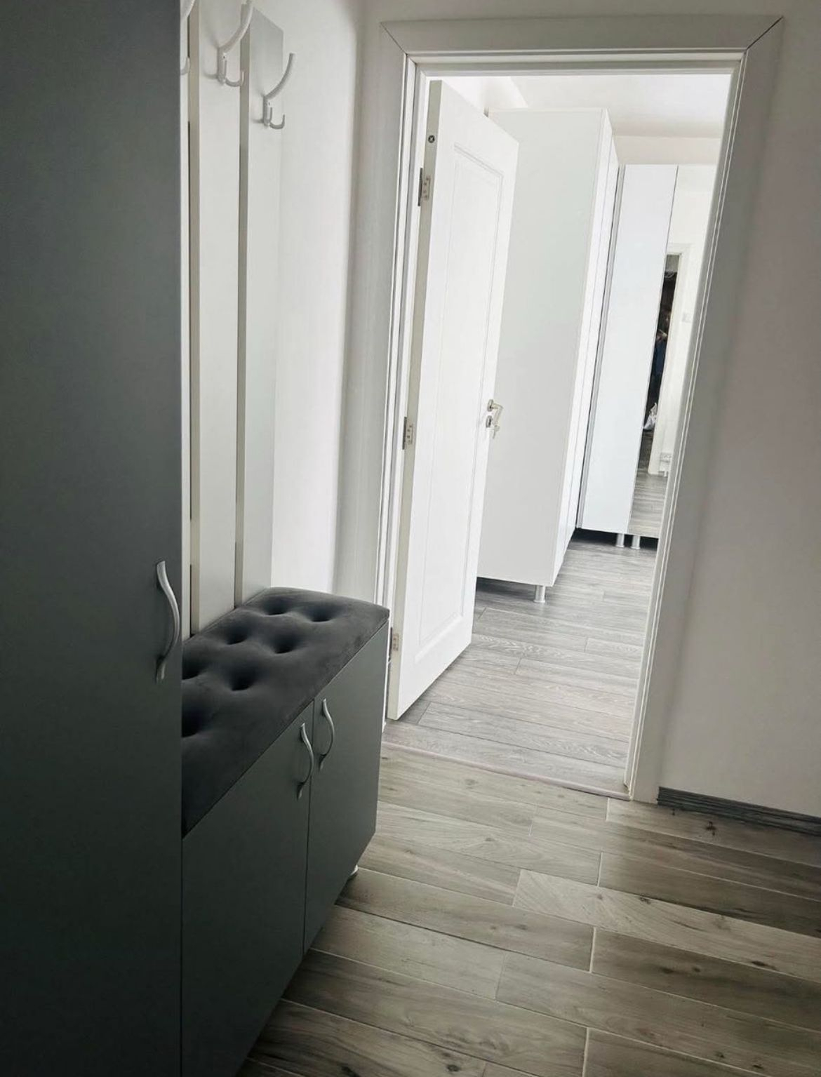 Mobilat si utilat complet nou