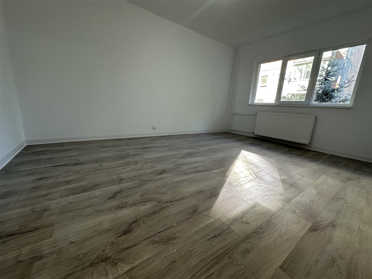 Renovat complet, decomandat, Complexul Studentesc!