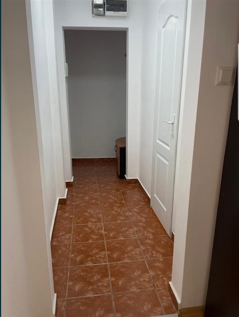 Mobilat si utilat la etajul 2 aproape de piata Doina