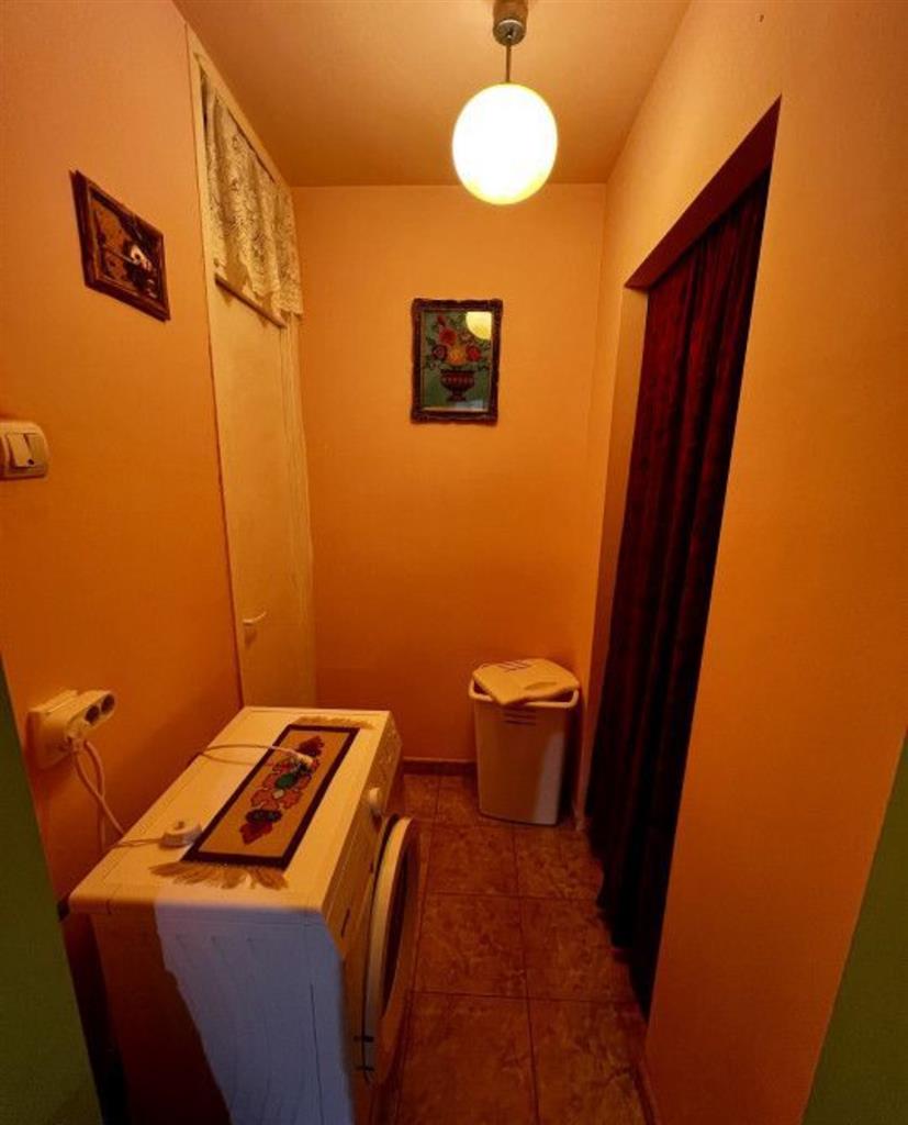 Decomandat cu 2 băi, model mare