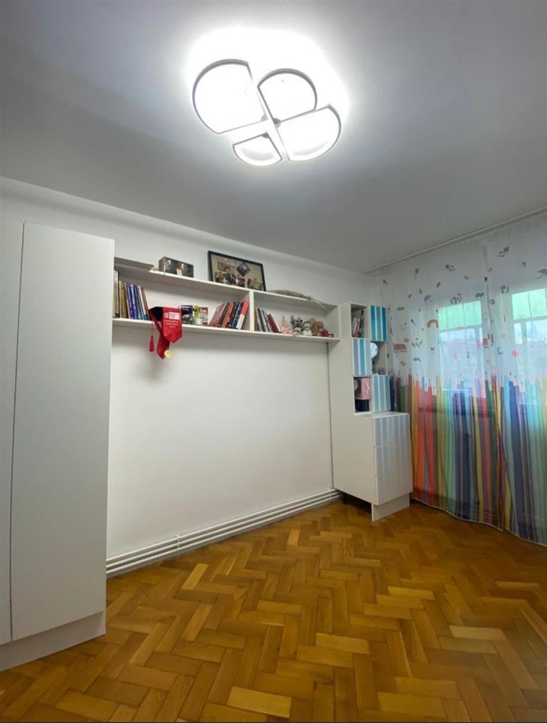 Decomandat cu 2 bai si 2 balcoane, mobilat