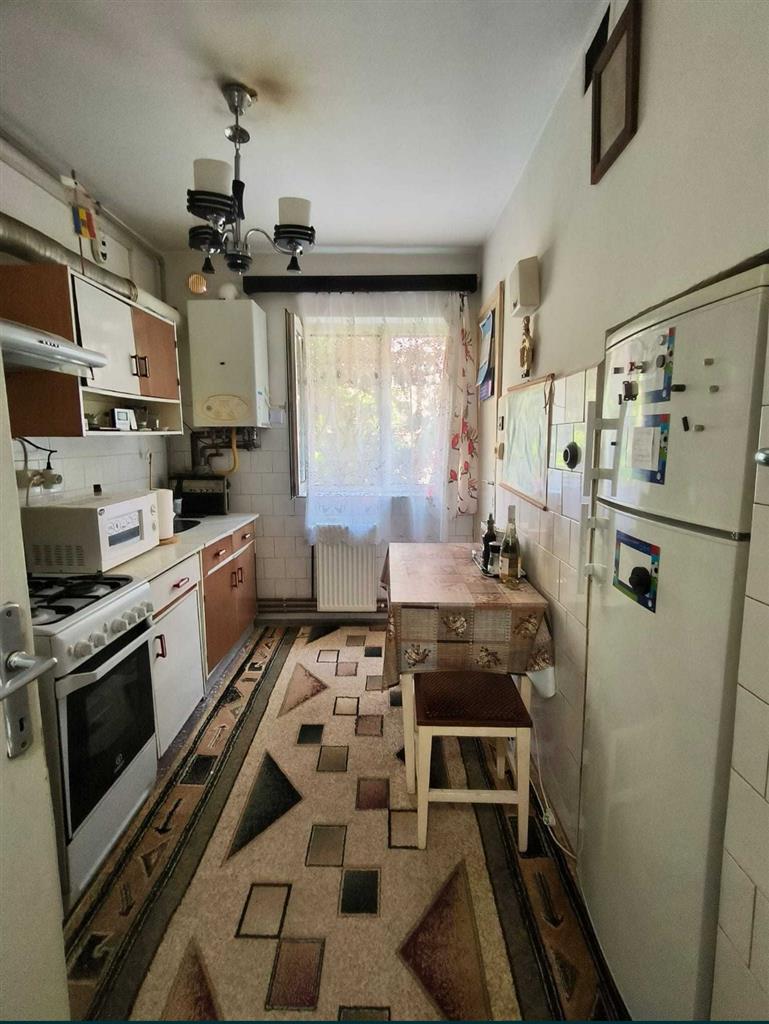 Etaj 2 cu centrala propie, linga Padurice
