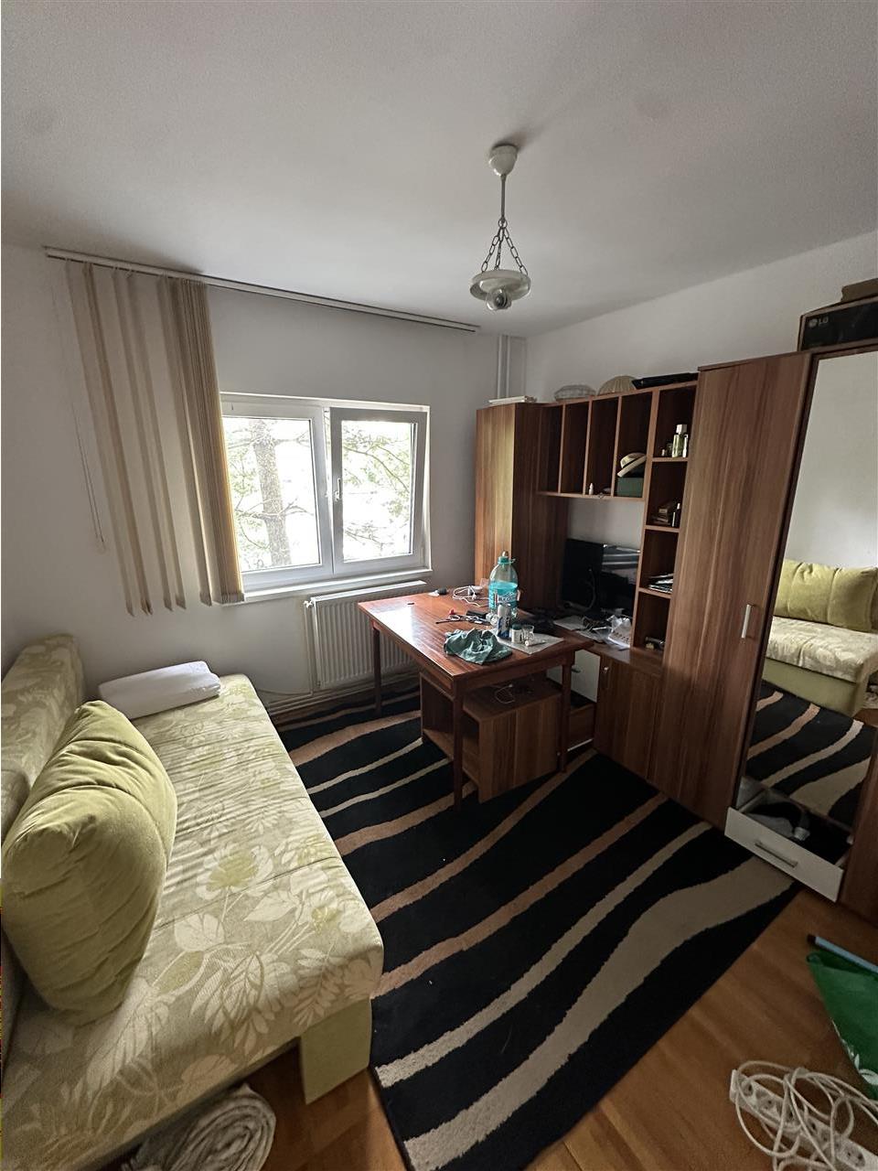 3 camere decomandat etaj 1 cu centrala
