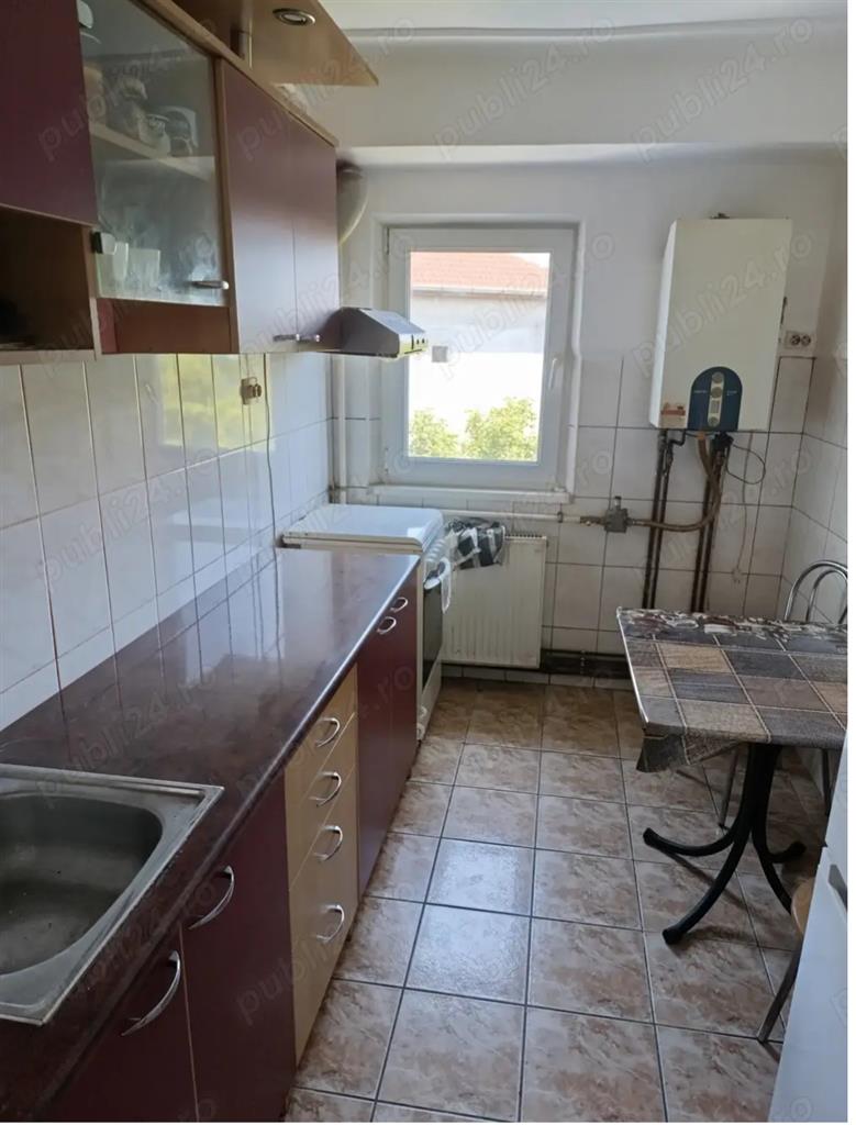 Decomandat cu centrala propie, linga Nora