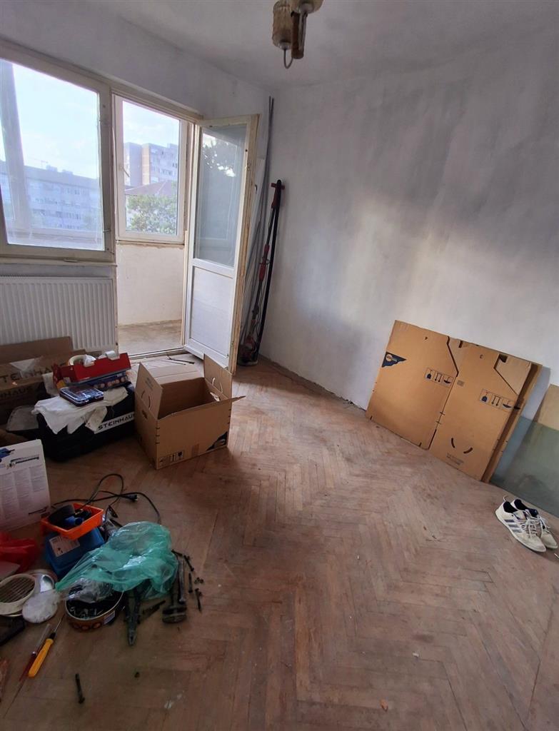 Apartament cu 3 camere, Piata Dacia