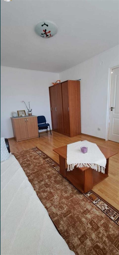 Apartament cu 2 camere in bloc izolat