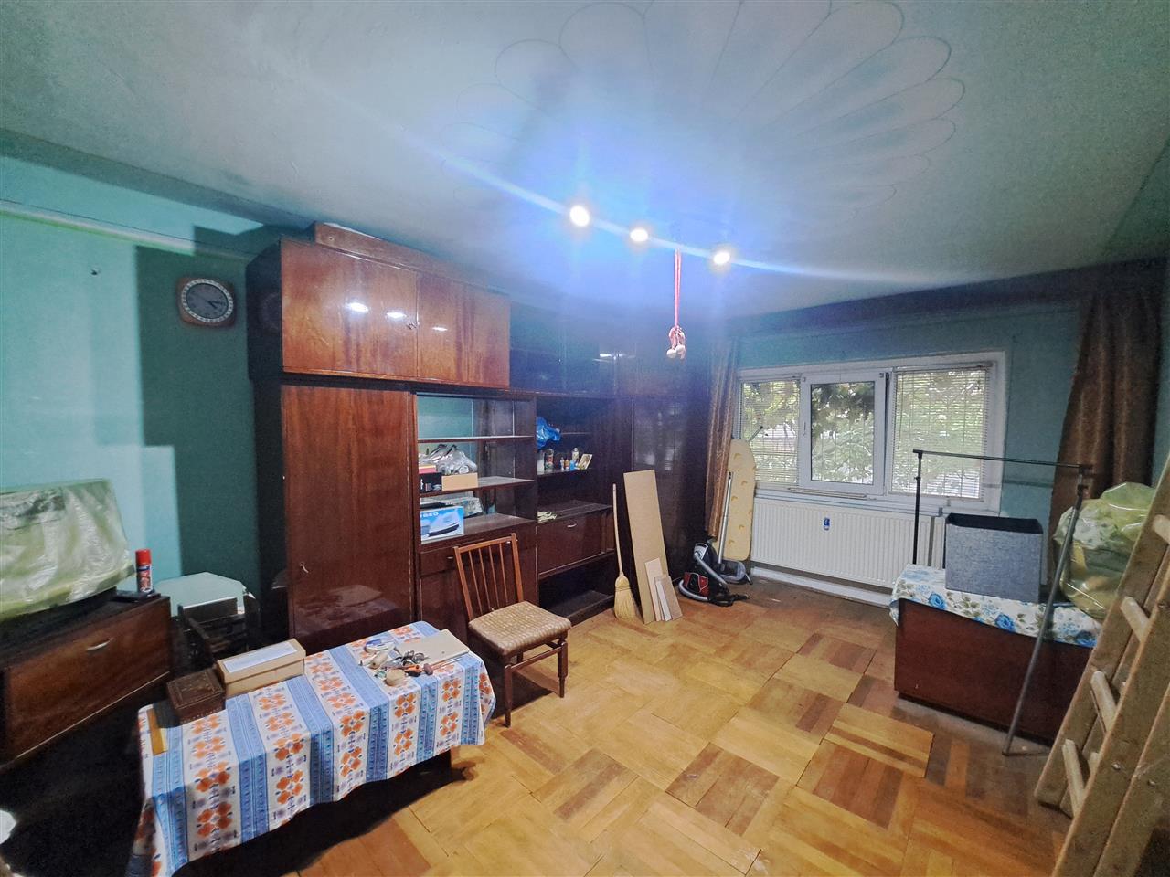 Decomandat la parter înalt cu boxa