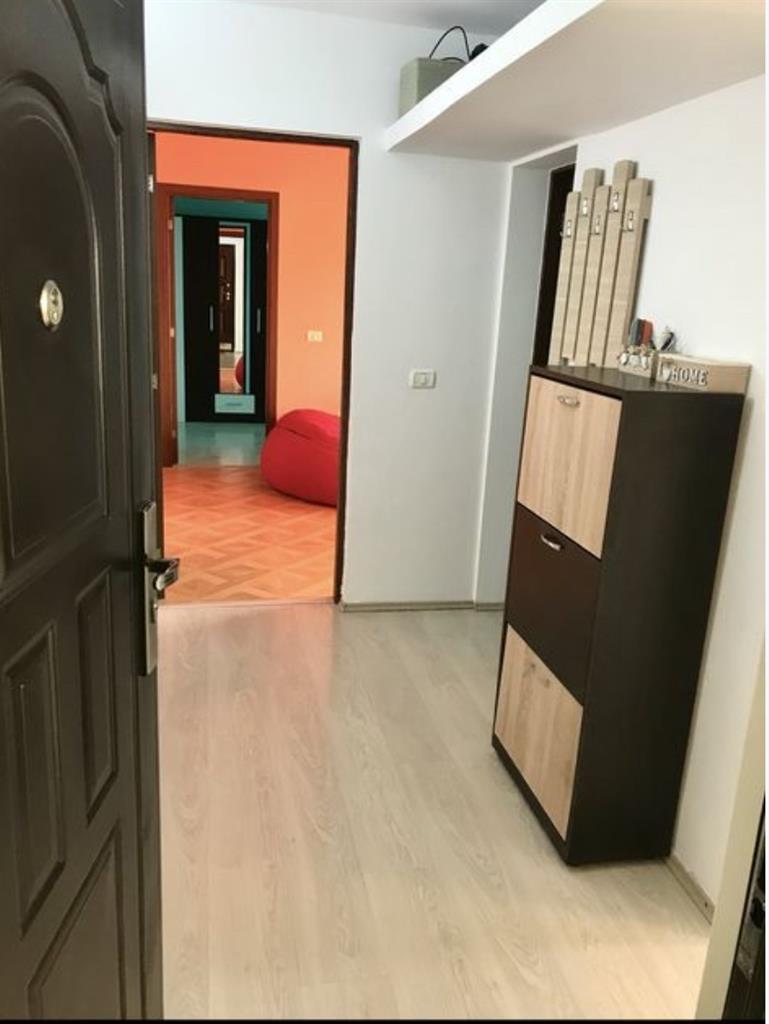 Mobilat și utilat în bloc anvelopat