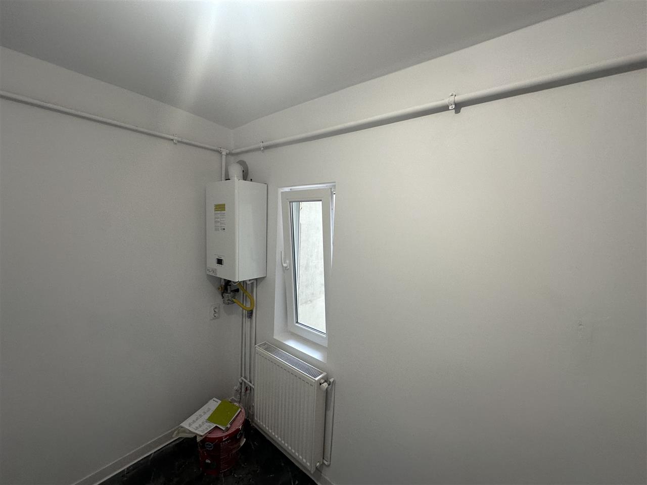 Etaj 2 renovat complet nou linga Generala 30