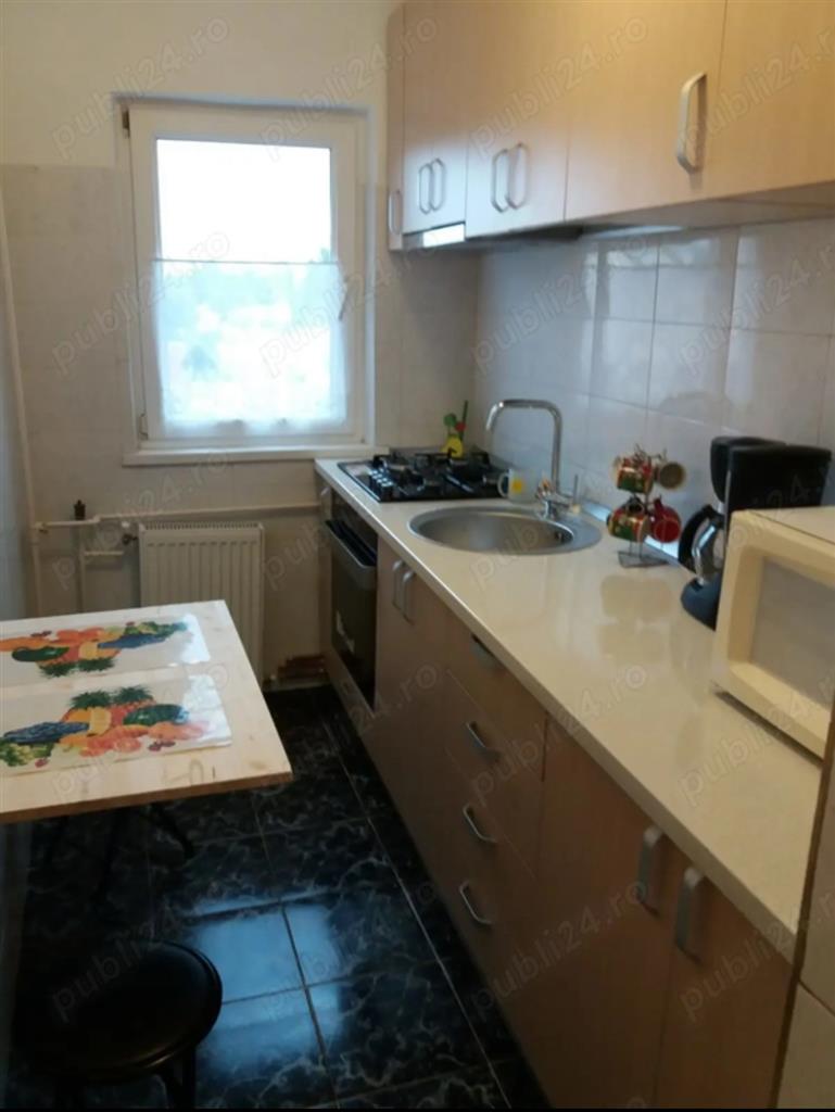 Mobilat si utilat la etajul 2 in bloc anvelopat