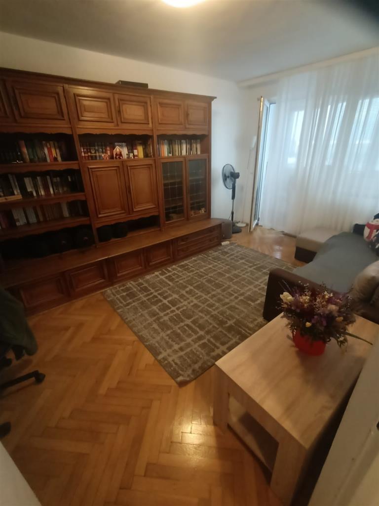 2 camere, decomandat, centrala termica, etaj intermediar, Complexul Studentesc!