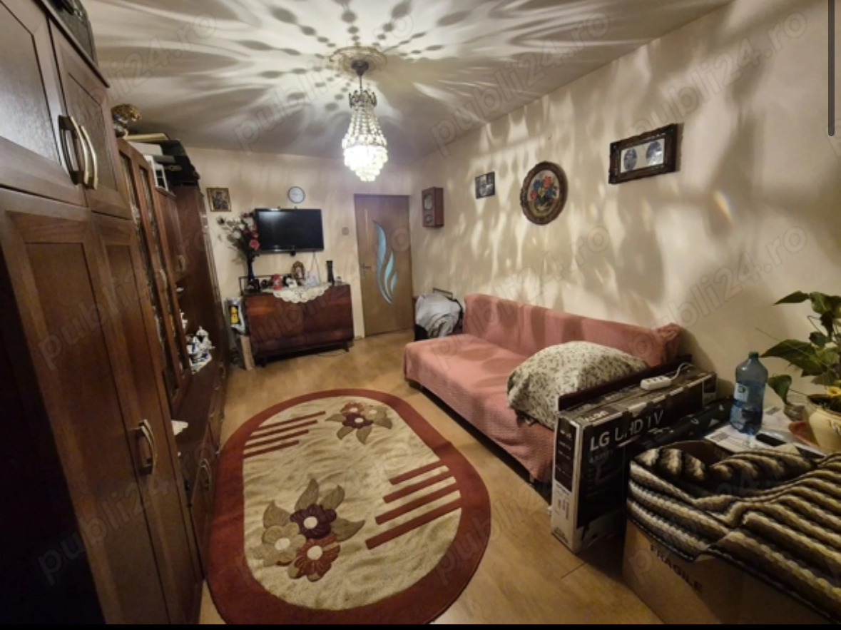 Decomandat cu centrală propie