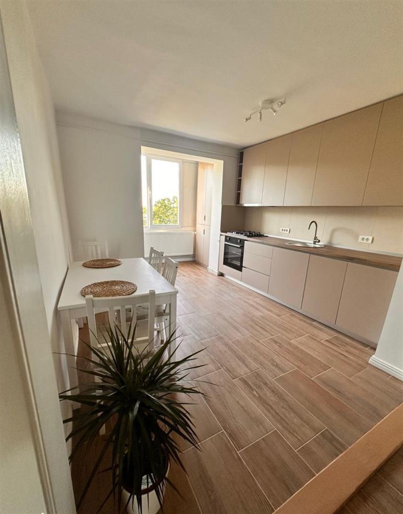 Mobilat si utilat, aproape de punctele cardinalle