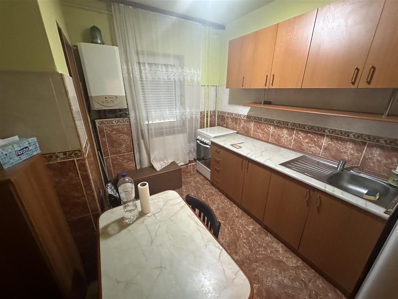 Mobilat, model mare in bloc anvelopat