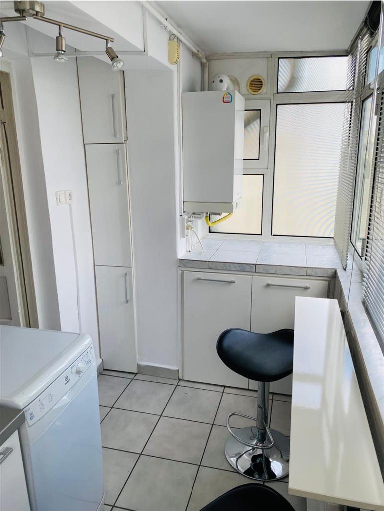 Decomandat pe 2 parti, model mare