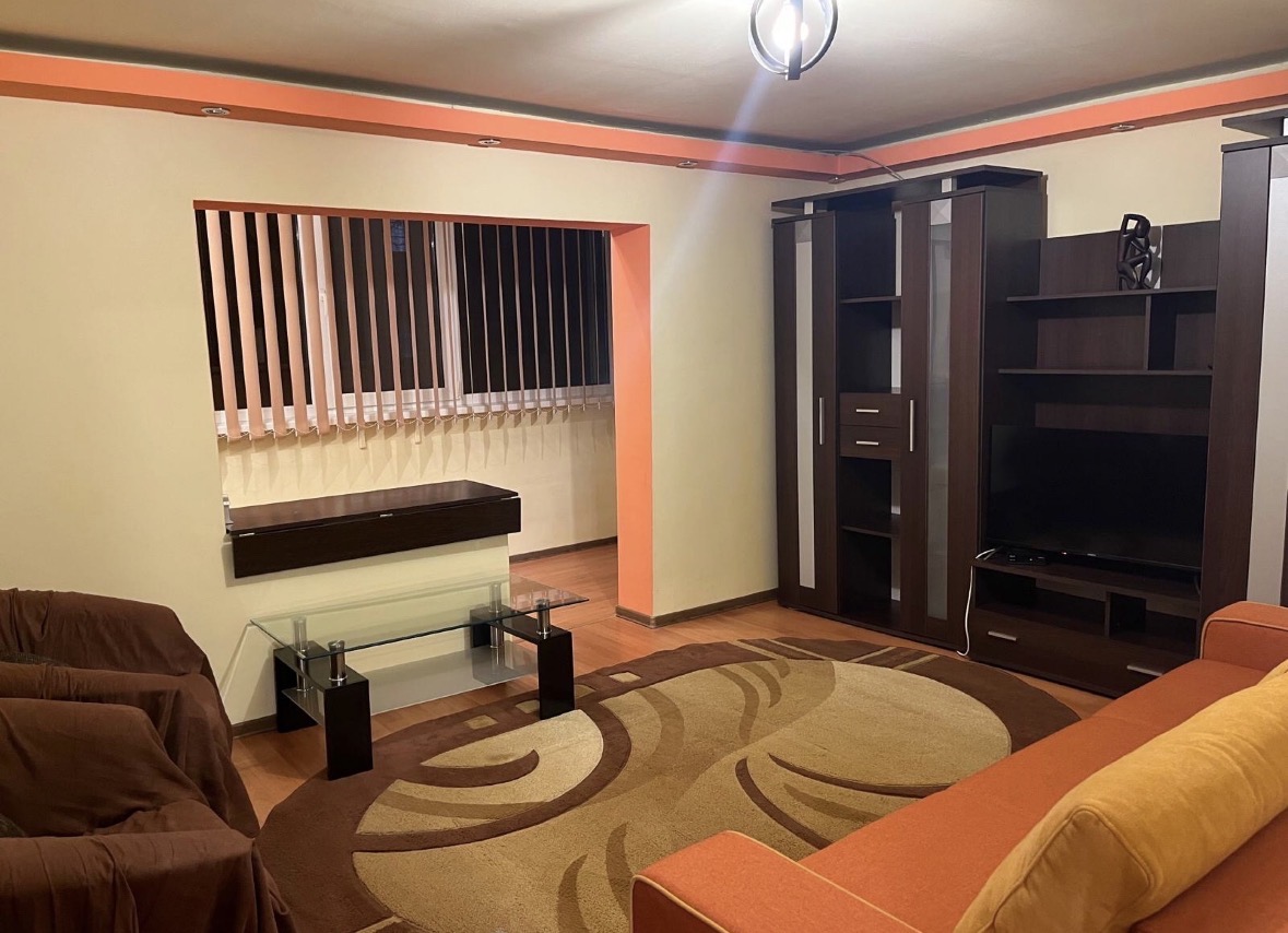 Decomandat la etaj 1, mobilat si utilat aproape de Mall