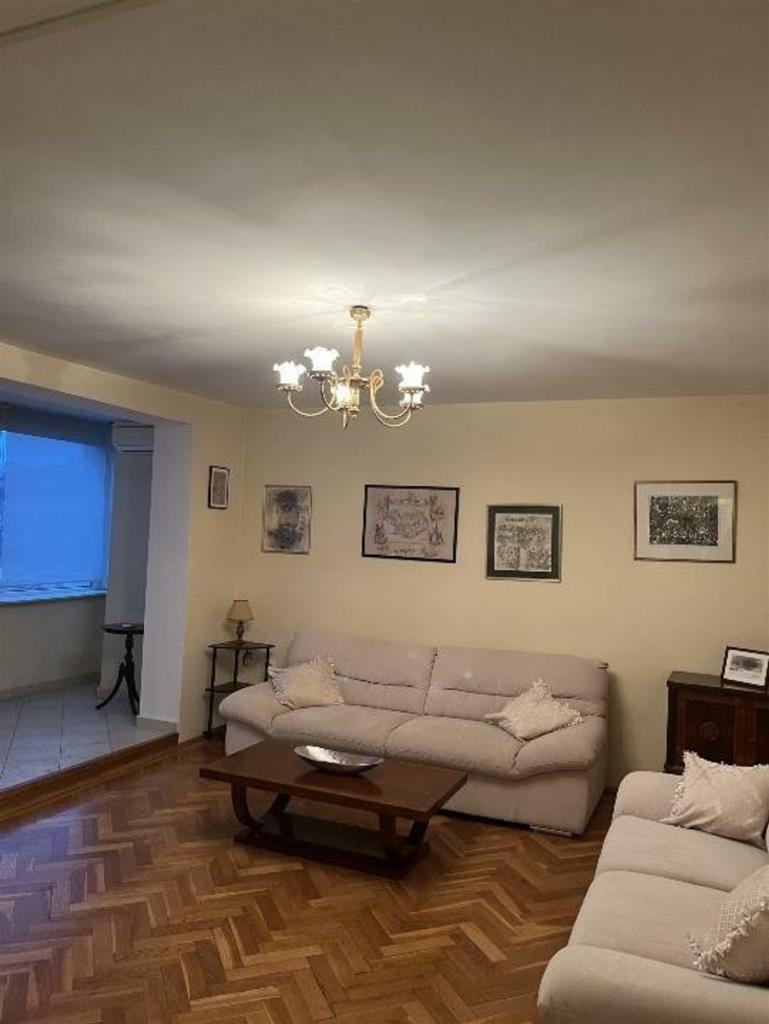 Etaj 1 lingă spitalul Judetean cu garaj inclus