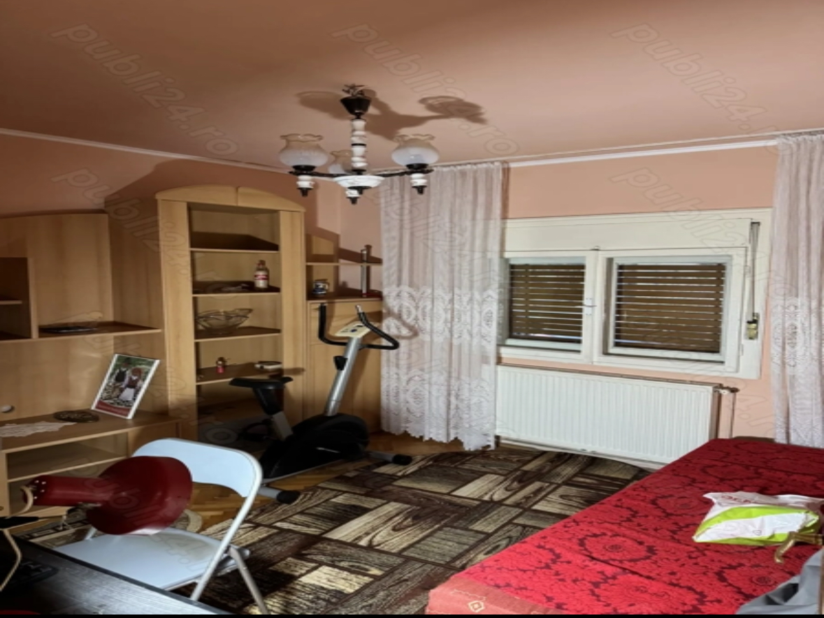 Decomandat cu 2 bai, linga Judetean