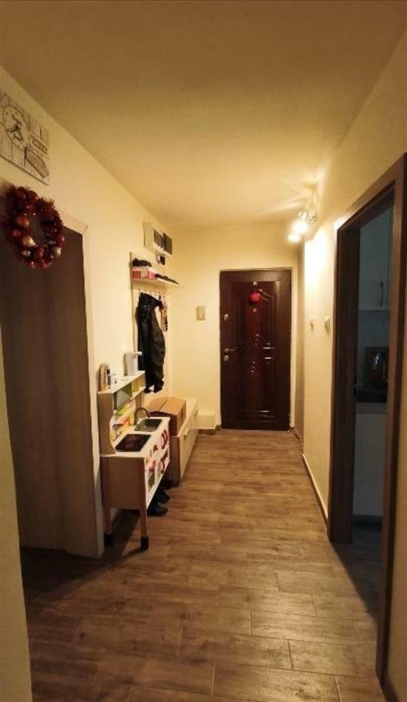 Mobilat si utilat la etajul 2 cu garaj inclus linga Shopping City