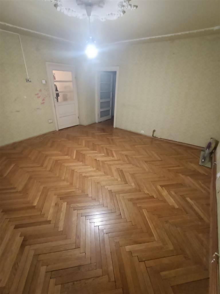 2 CAMERE, ETAJ 1, CENTRALA TERMICA, MODEL MARE IN DOROBANTILOR!