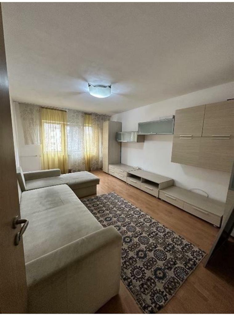 Decomandat, model mare la et 3, aproape de complex