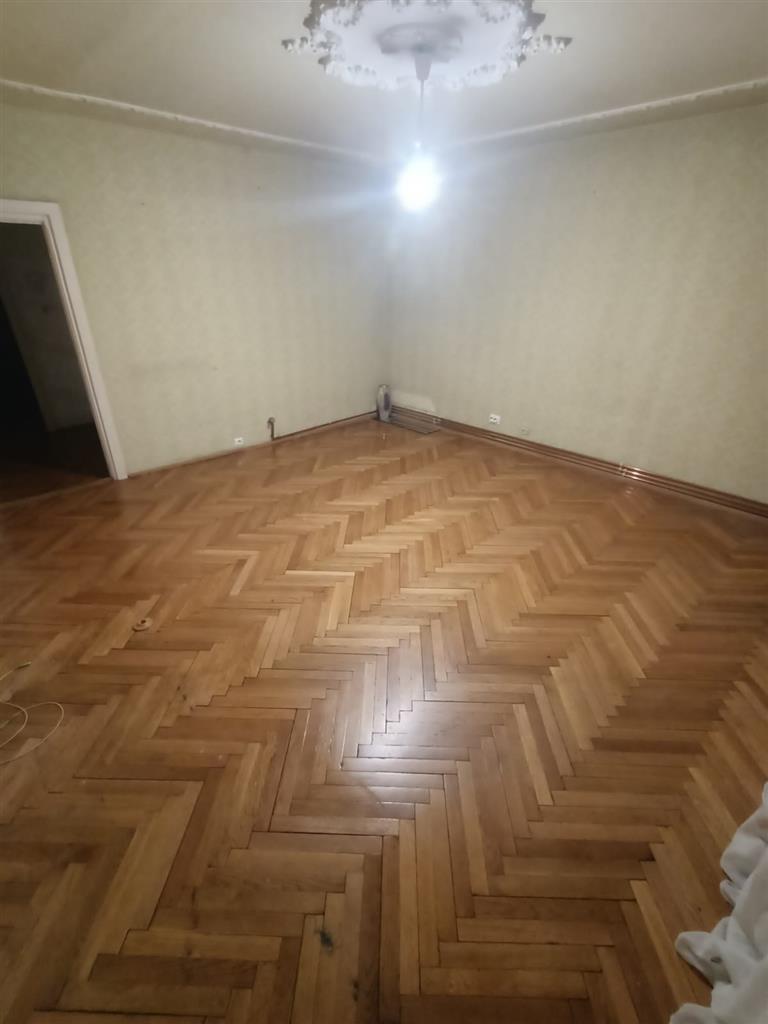 2 CAMERE, ETAJ 1, 58 MP,  CENTRALA TERMICA, DOROBANTILOR!