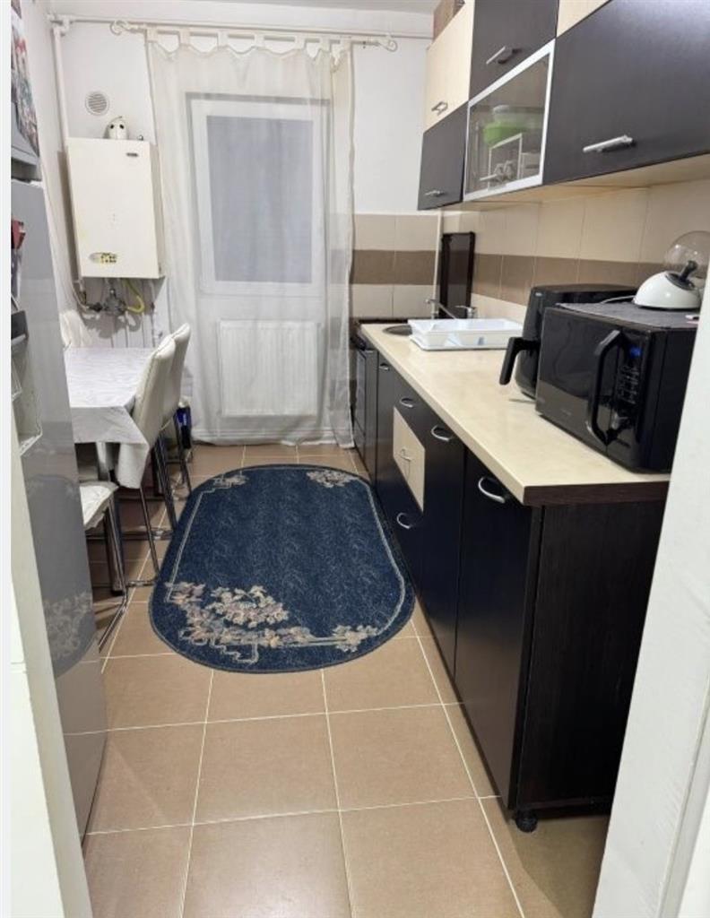 Decomandat cu 2 bai si 2 balcoane la etajul 3