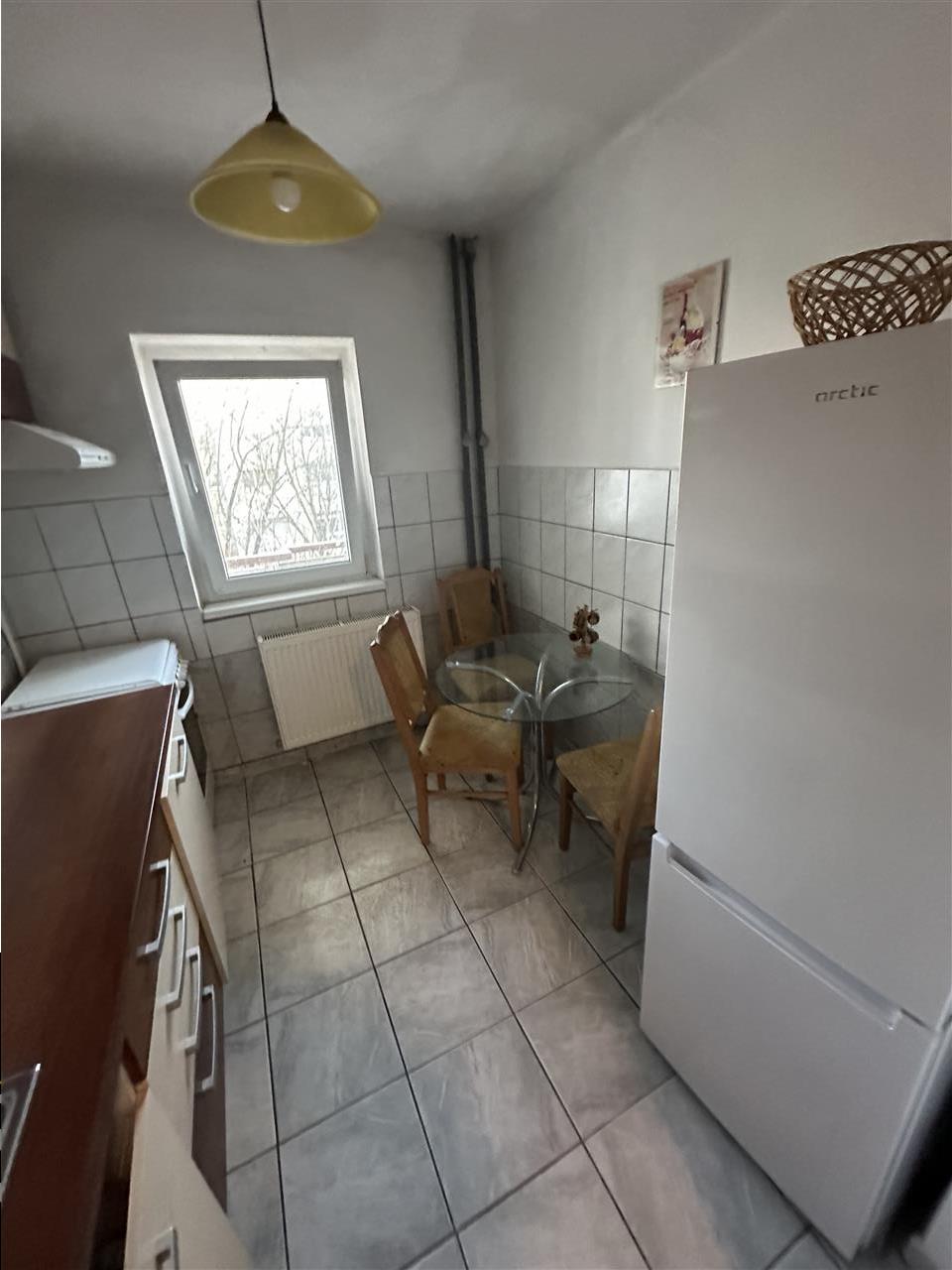 Decomandat cu 2 balcoane la etajul 3