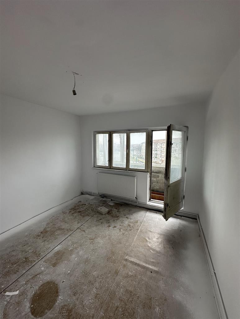 Decomandat cu 2 balcoane in Soarelui