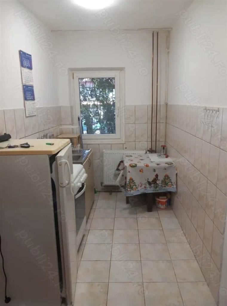 Decomandat la parter inalt, model mare