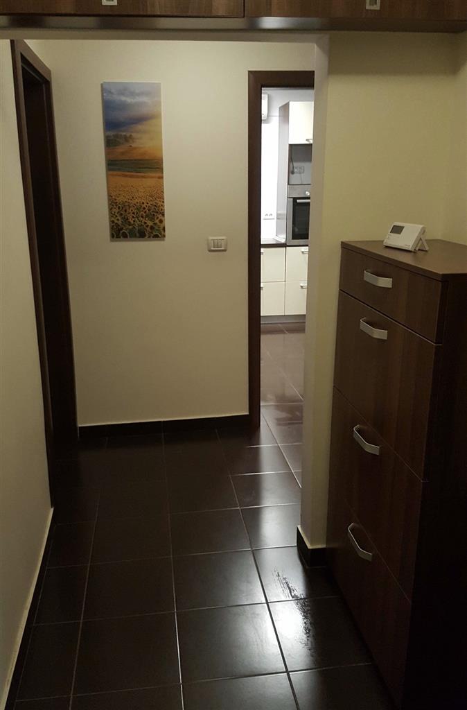 Mobilat si utilat cu 2 bai cu garaj sub bloc