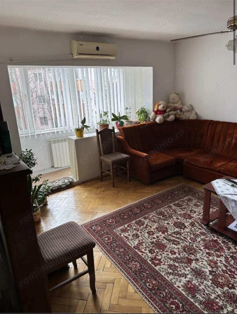 Decomandat cu 2 bai si 2 balcoane