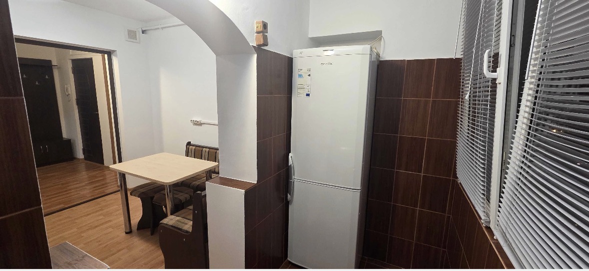 Mobilat si utilat cu 2 bai linga Piata Verde