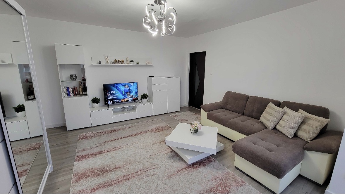 Mobilat si utilat modern cu 2 balcoane, linga Mall