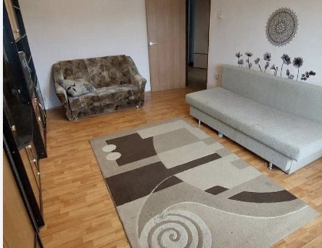 Decomandat, model mare in bloc anvelopat