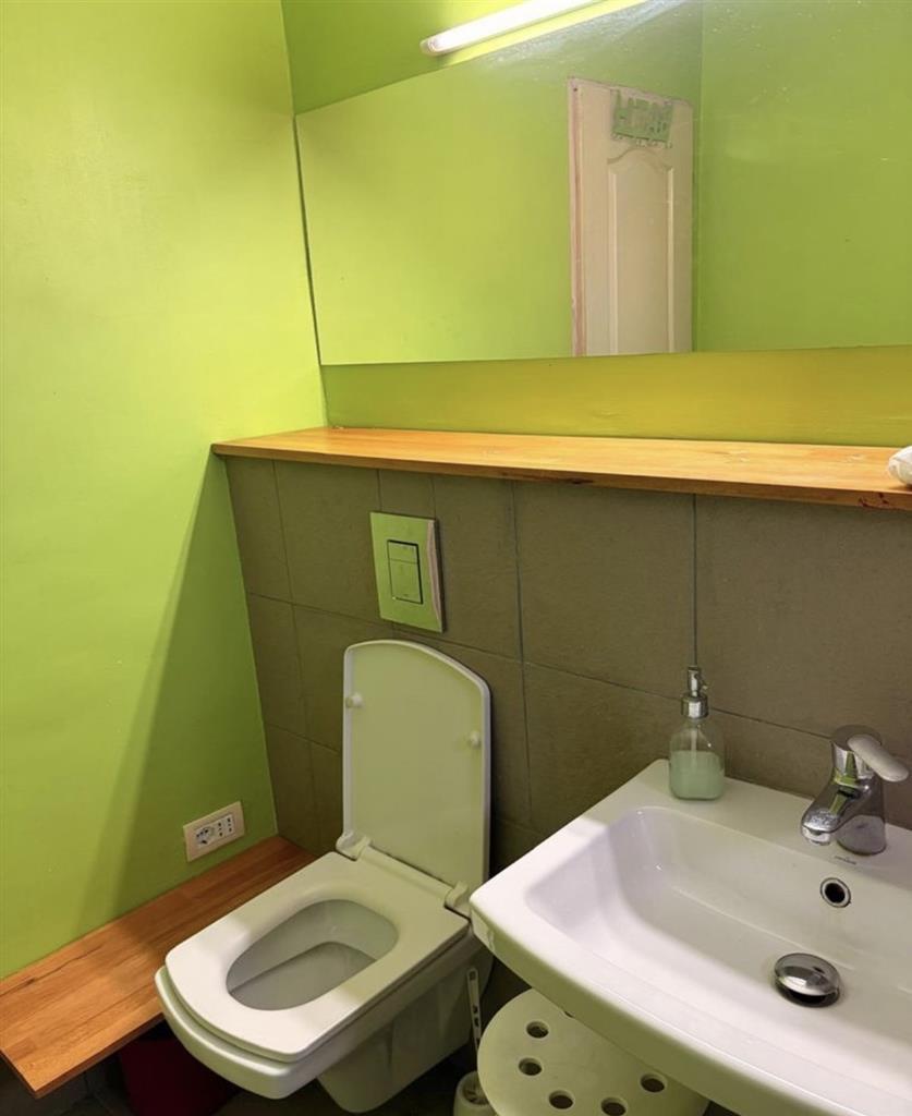 Amenajat, mobilat si utilat in bloc anvelopat