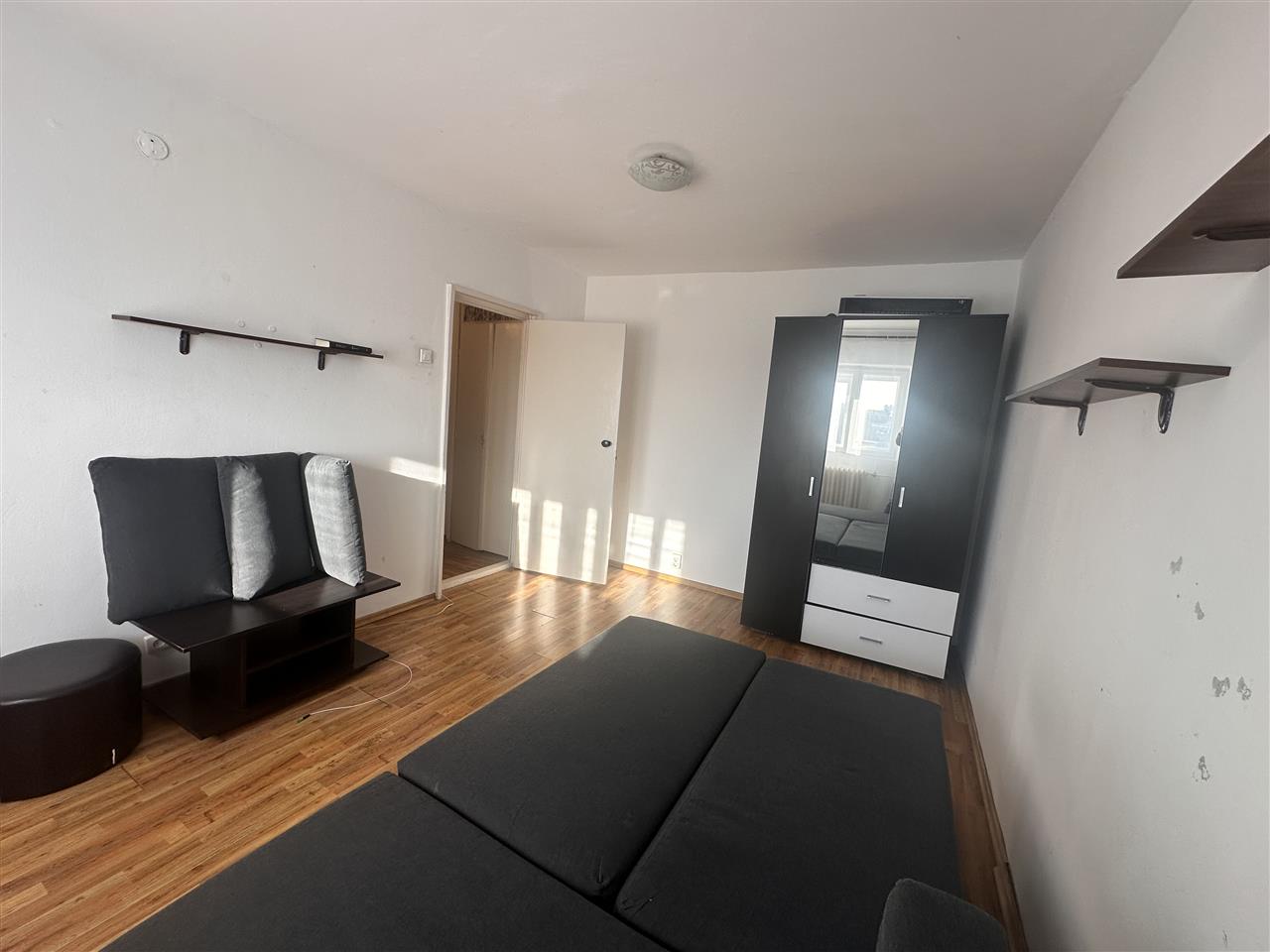 Mobilat si utilat la etajul 3 in zona Girocului