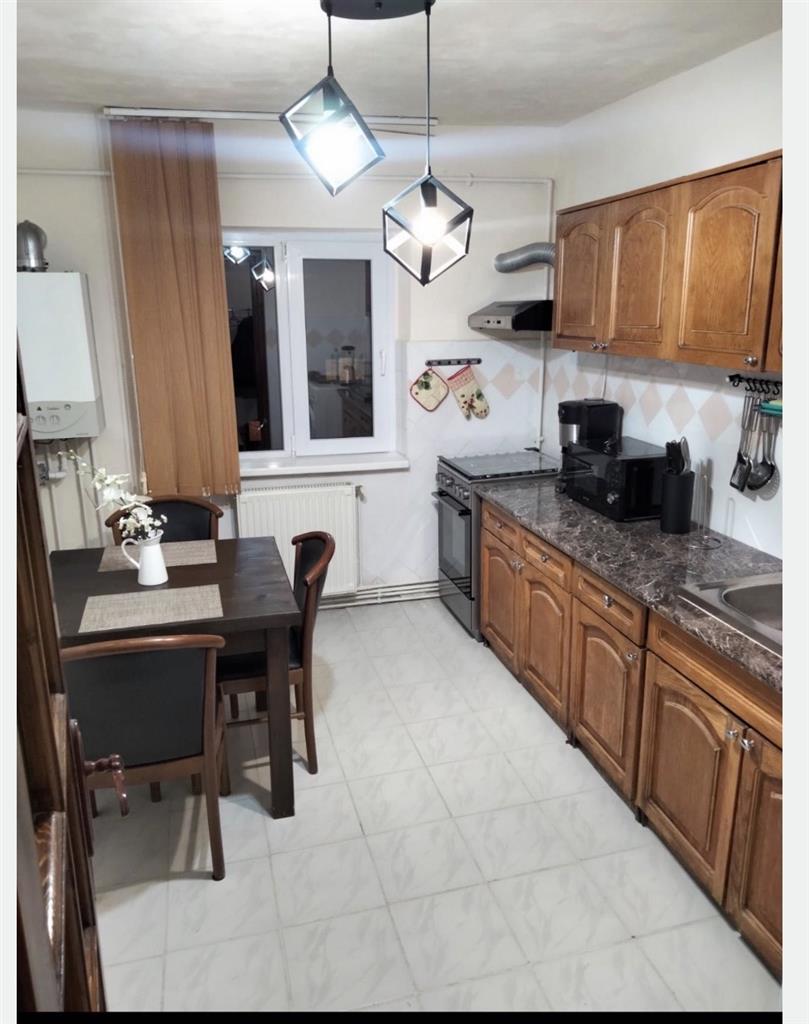 3 camere, decomandat, 2 bai langa Iulius Mall!